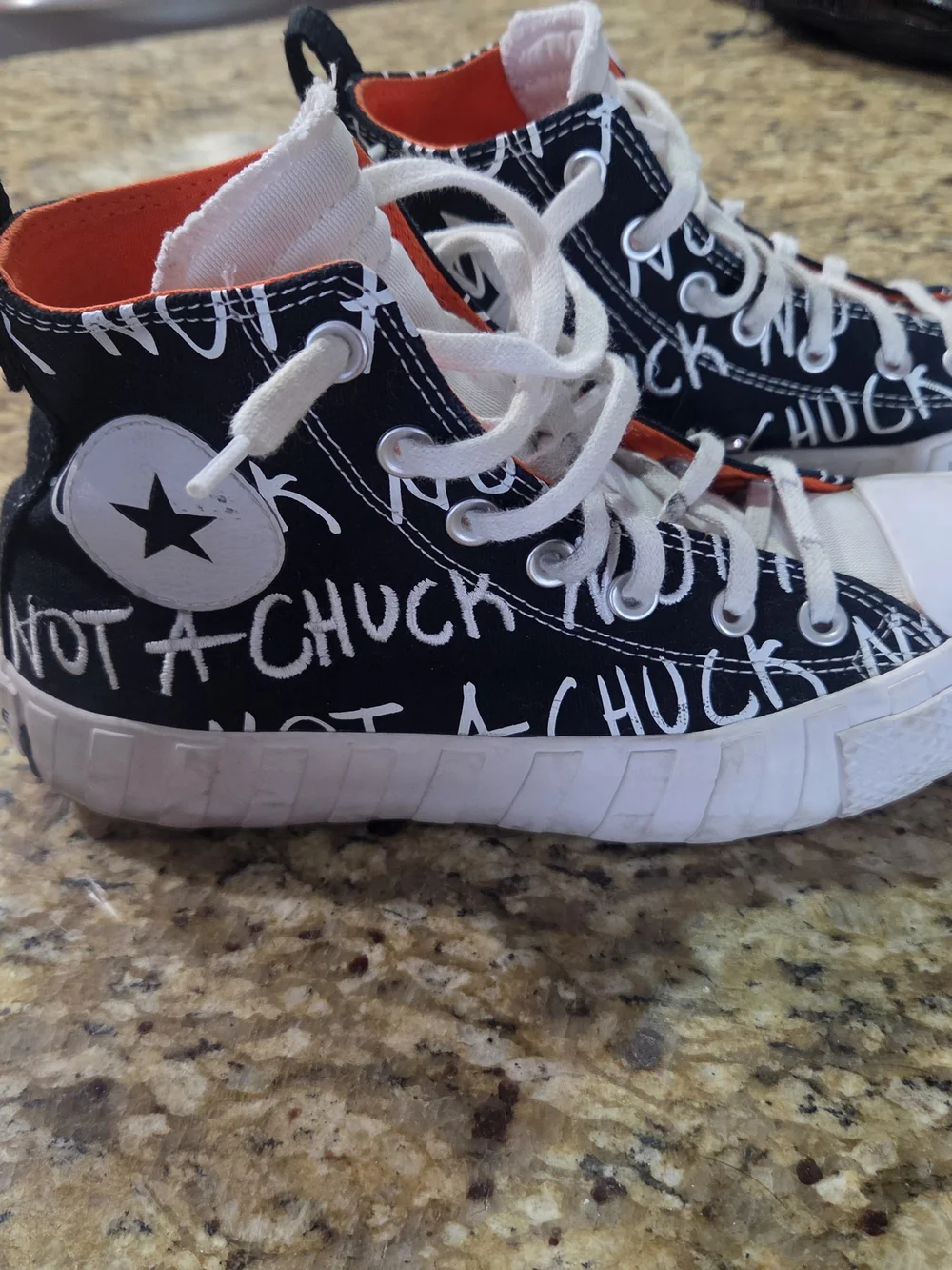 Converse playful black